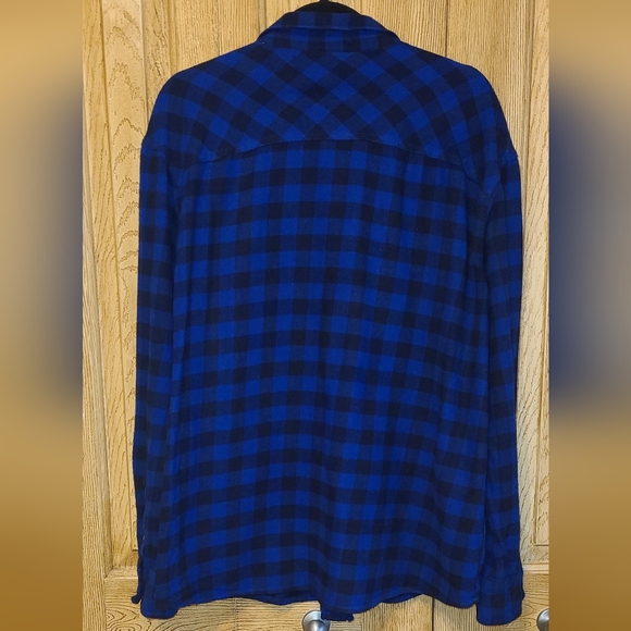 Men's Long Sleeves Flannel Shirt - Picture 4 of 6